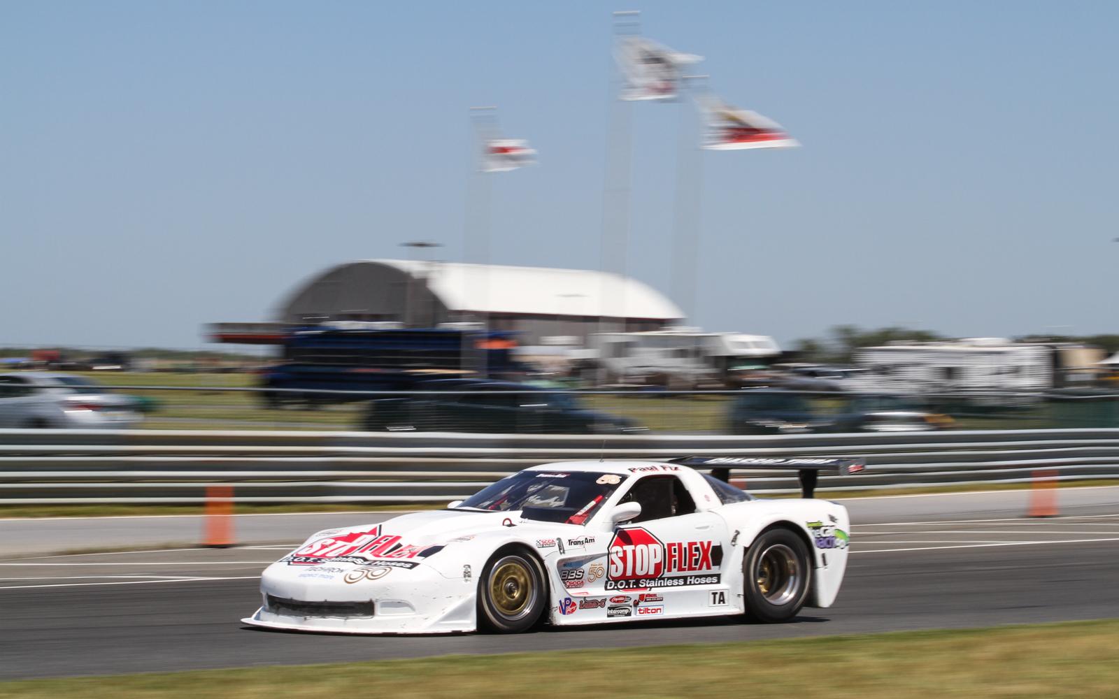  Fix grabs victory in finals laps at New Jersey